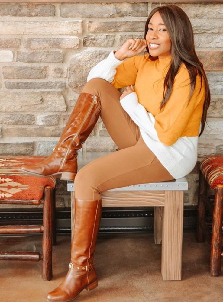 25P Insta Milfs &amp; Gilfs Wearing Boots no.14