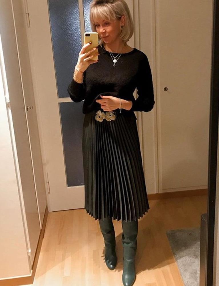 25P Insta Milfs &amp; Gilfs Wearing Boots no.14