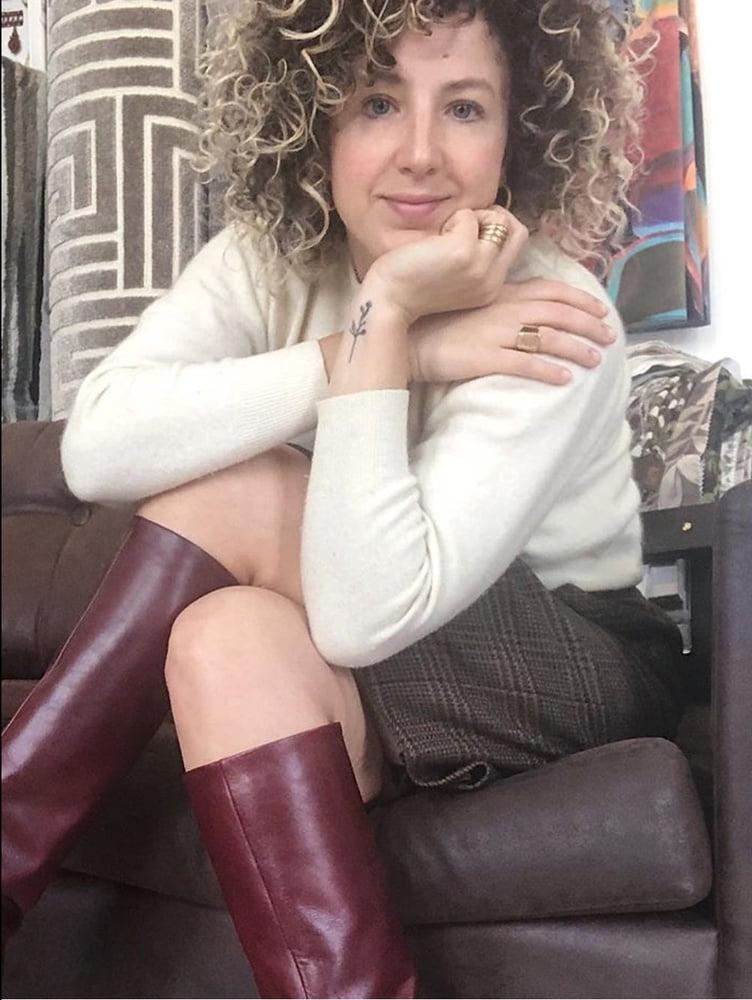 25P Insta Milfs &amp; Gilfs Wearing Boots no.14