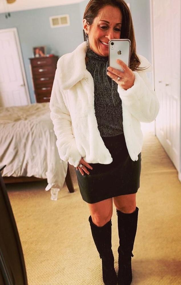 25P Insta Milfs &amp; Gilfs Wearing Boots no.14