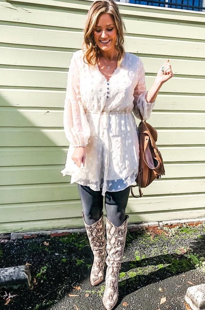 25P Insta Milfs &amp; Gilfs Wearing Boots no.14
