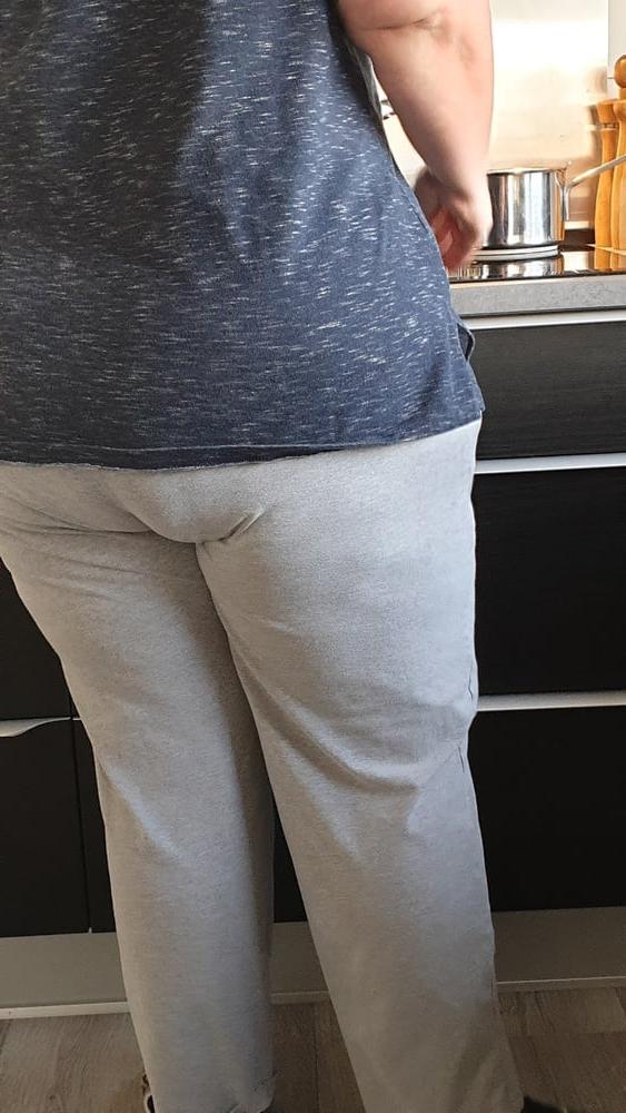 18P Fat Ass Wife