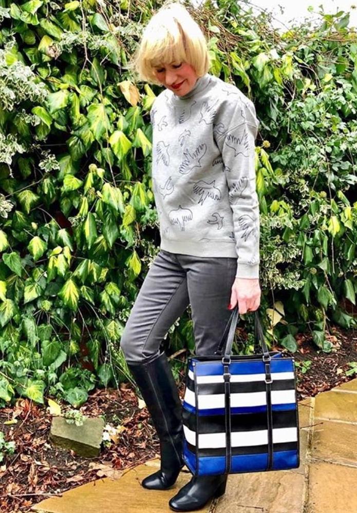 25P Insta Milfs &amp; Gilfs Wearing Boots no.11