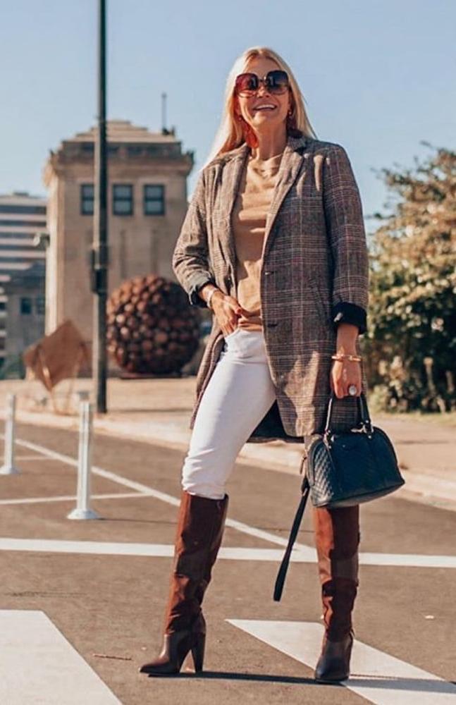 25P Insta Milfs &amp; Gilfs Wearing Boots no.11