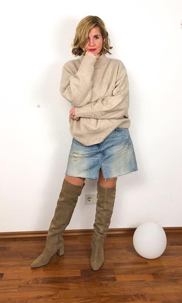 25P Insta Milfs &amp; Gilfs Wearing Boots no.11
