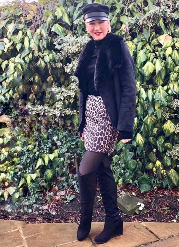 25P Insta Milfs &amp; Gilfs Wearing Boots no.11