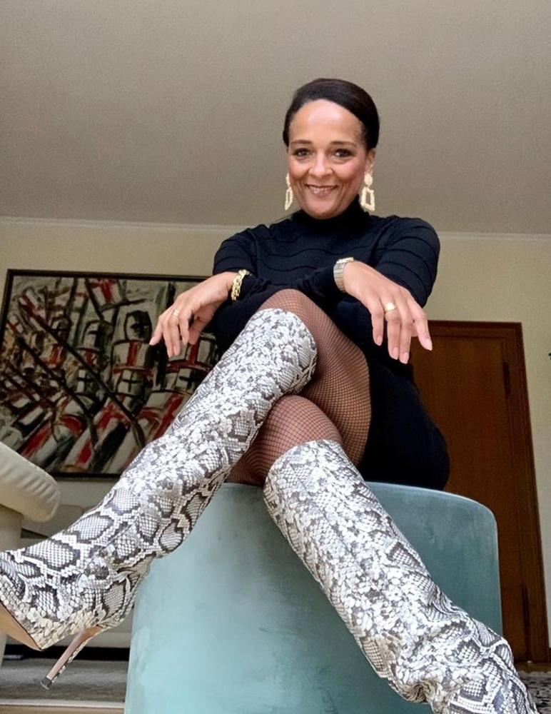 25P Insta Milfs &amp; Gilfs Wearing Boots no.16