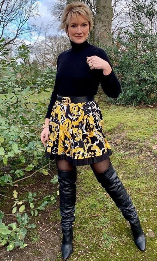 25P Insta Milfs &amp; Gilfs Wearing Boots no.16