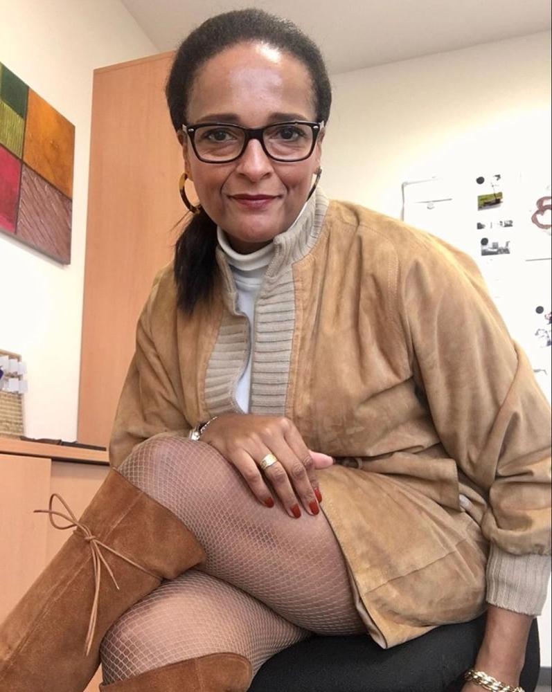25P Insta Milfs &amp; Gilfs Wearing Boots no.16