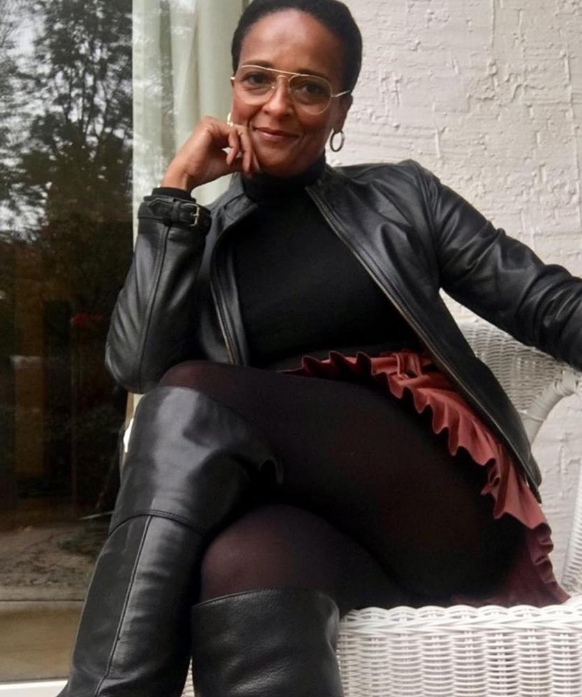 25P Insta Milfs &amp; Gilfs Wearing Boots no.16