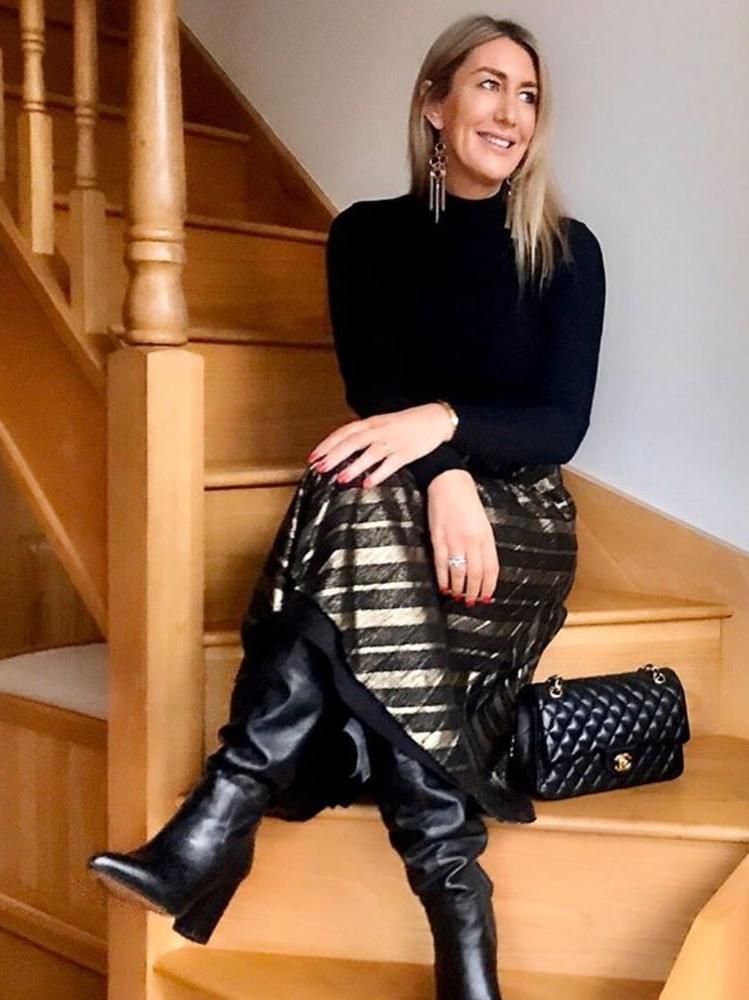 25P Insta Milfs &amp; Gilfs Wearing Boots no.16