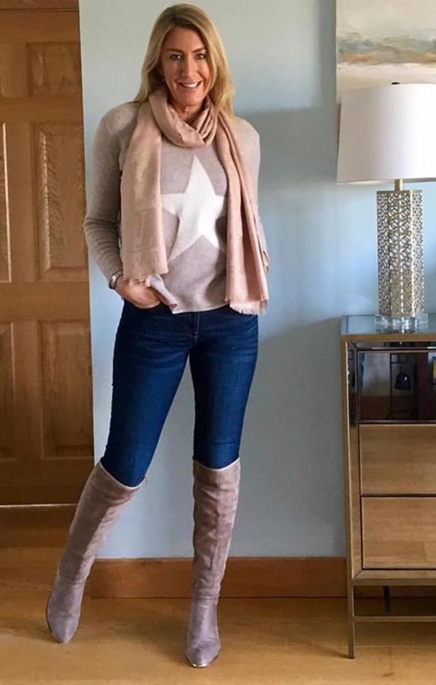 25P Insta Milfs &amp; Gilfs Wearing Boots no.16