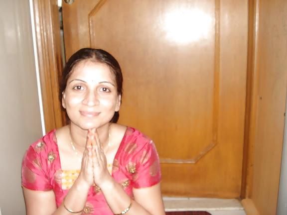 24P Sexy mature indian