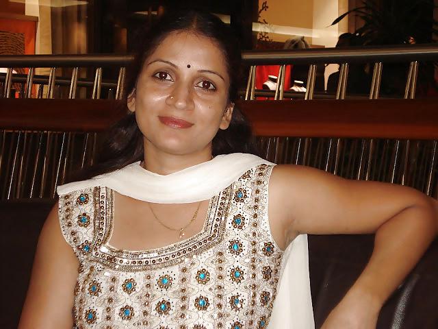 24P Sexy mature indian