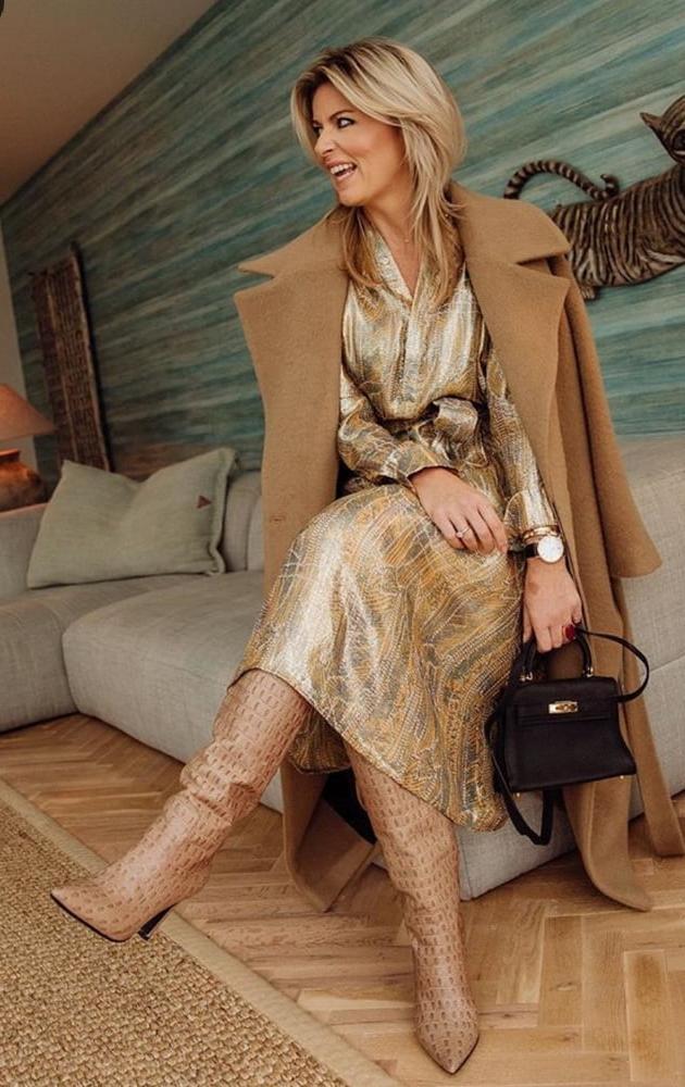 25P Insta Milfs &amp; Gilfs Wearing Boots no.17