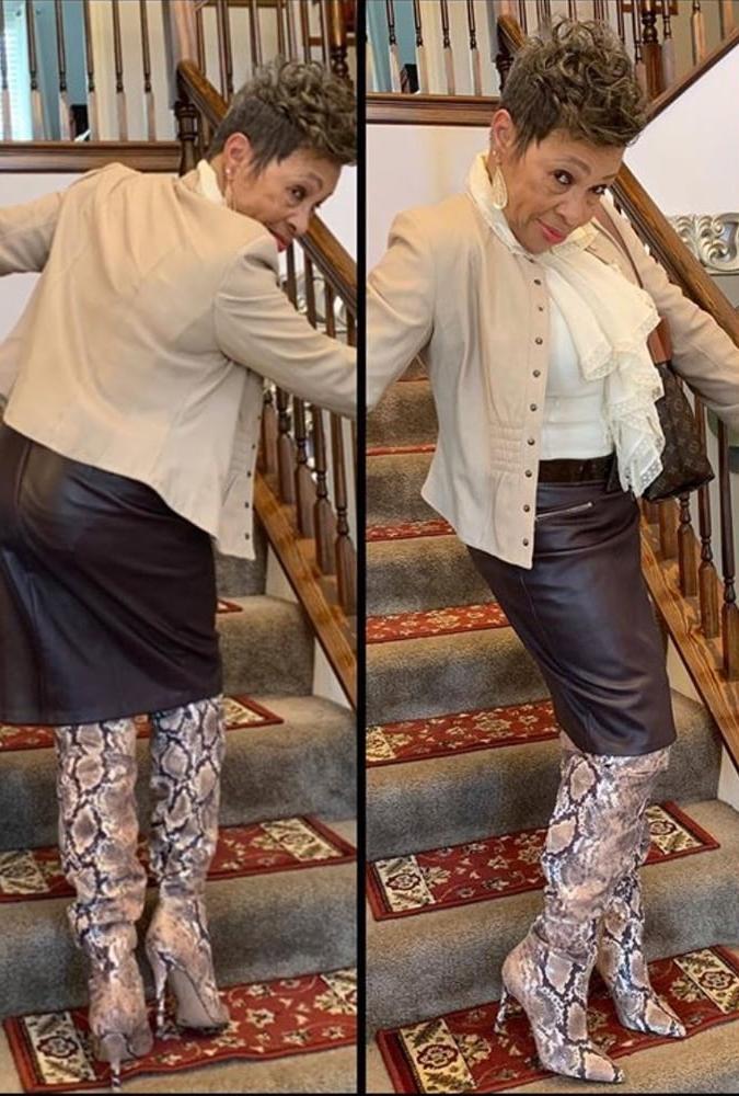25P Insta Milfs &amp; Gilfs Wearing Boots no.17