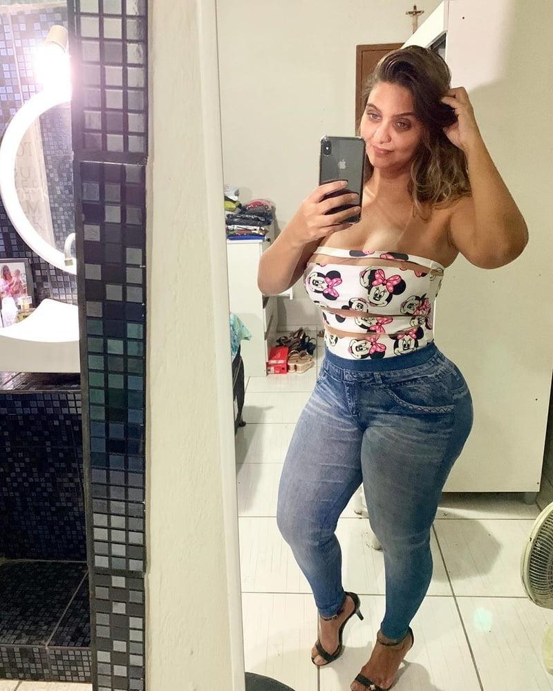 25P 19 NICE MOM BLOND BITCH BIG BOOT BIG ASS LOIRA DO RABO GRAND