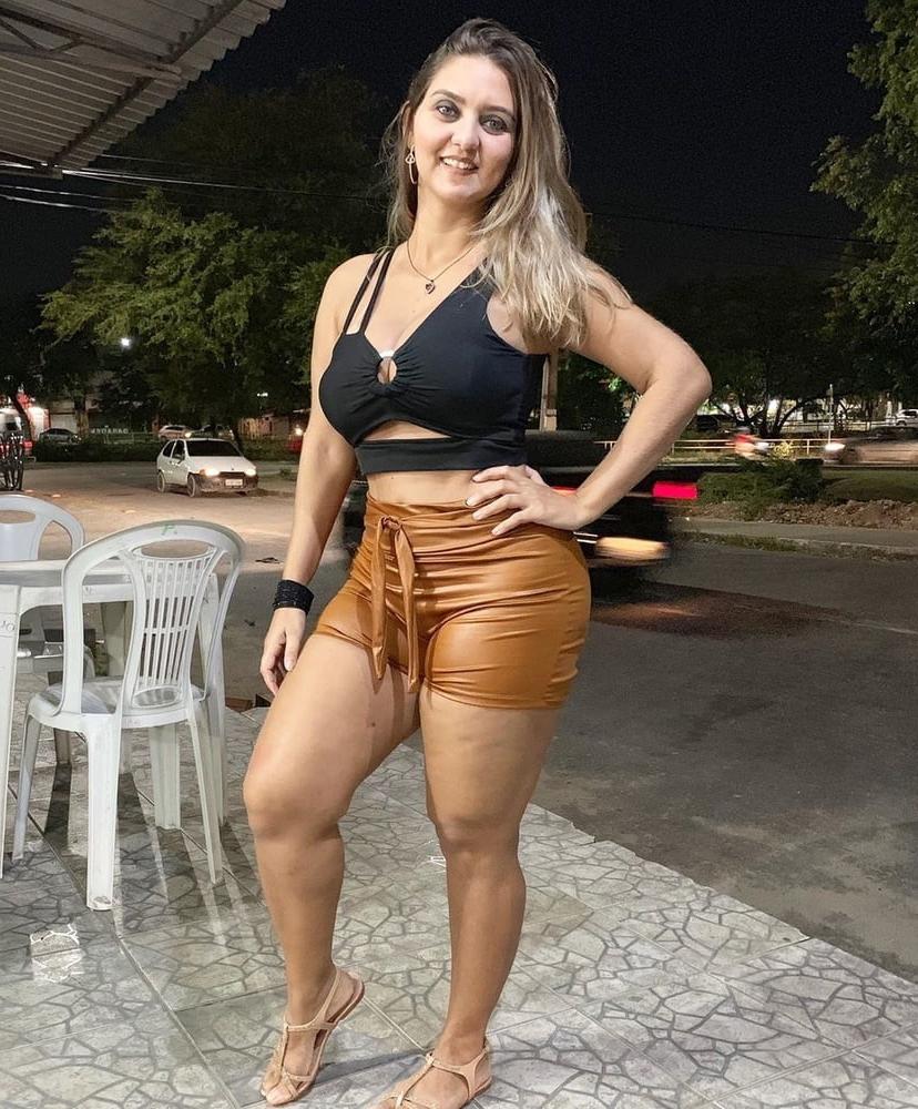 25P 19 NICE MOM BLOND BITCH BIG BOOT BIG ASS LOIRA DO RABO GRAND
