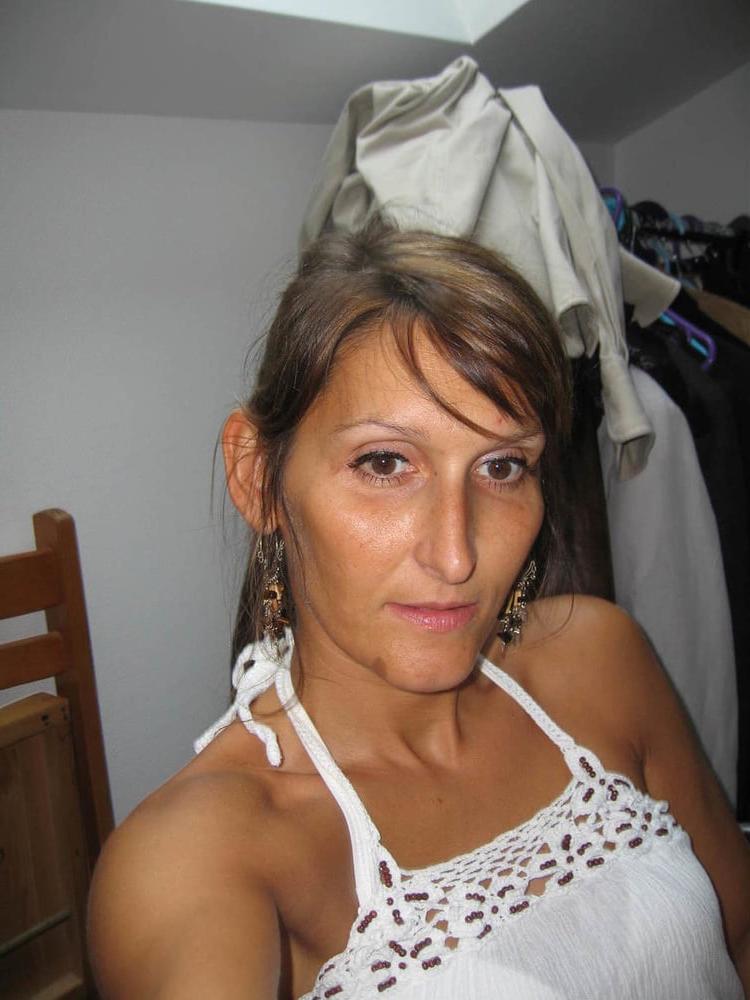 25P Horny Wife
