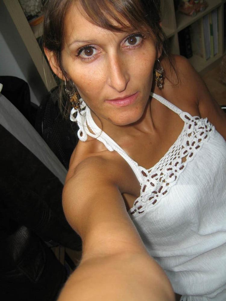 25P Horny Wife