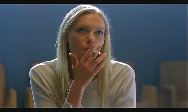 25P Laura Prepon She is a hot smoking babe.