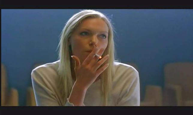 25P Laura Prepon She is a hot smoking babe.