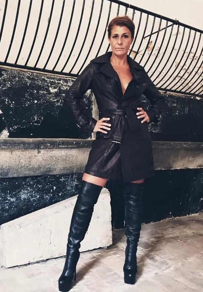 25P Milfs &amp; Gilfs wearing boots no.36