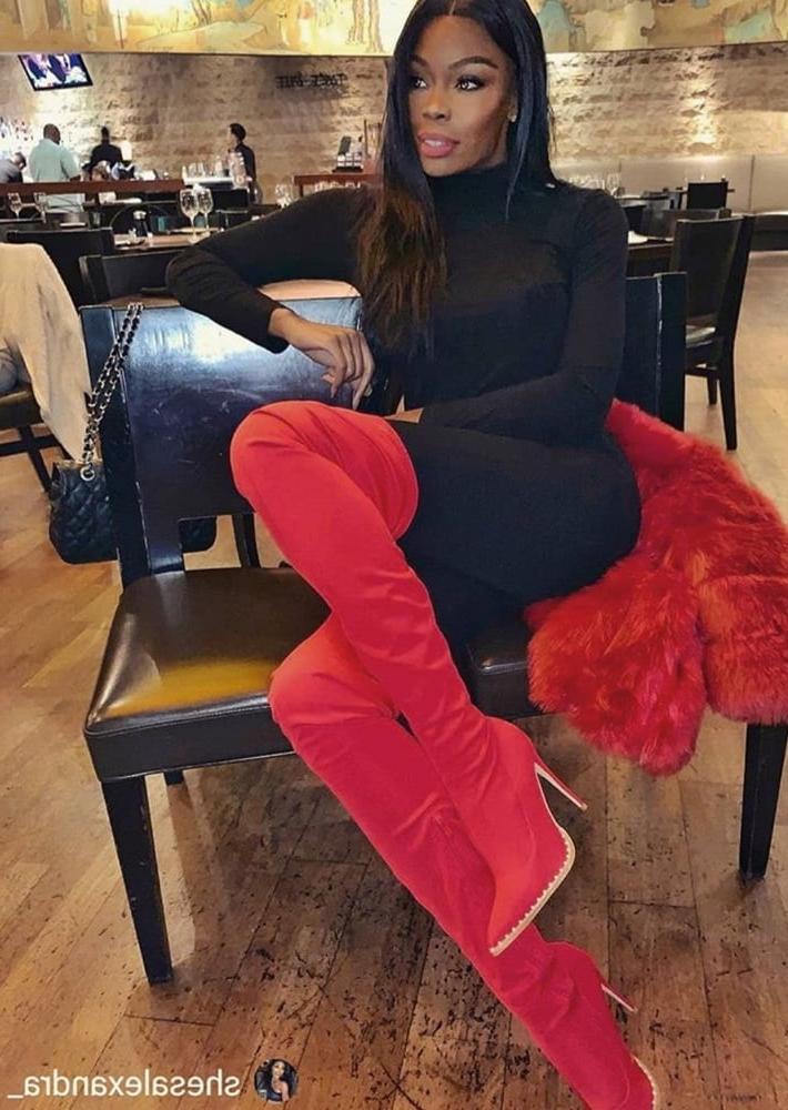 25P Insta Milfs &amp; Gilfs Wearing Boots no.13
