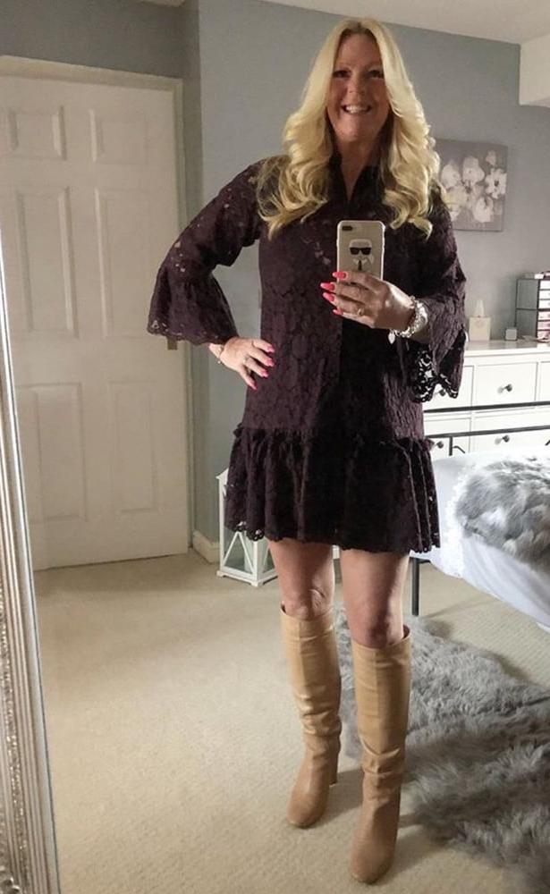25P Insta Milfs &amp; Gilfs Wearing Boots no.13