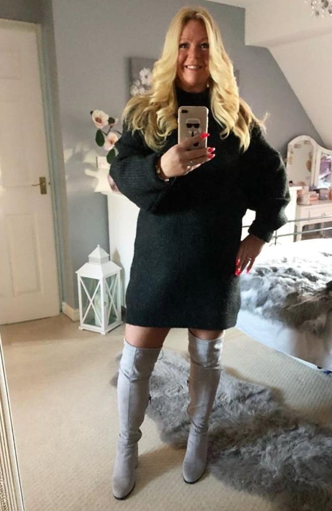 25P Insta Milfs &amp; Gilfs Wearing Boots no.13