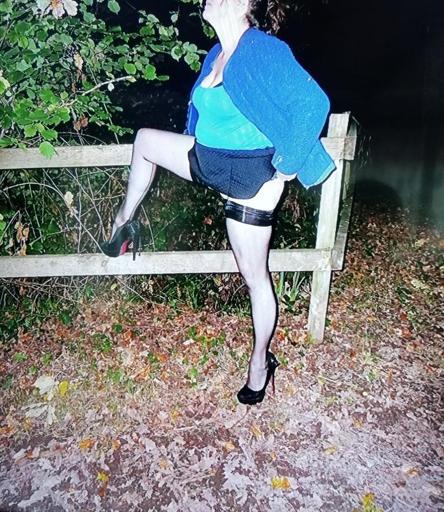 23P Mature slut