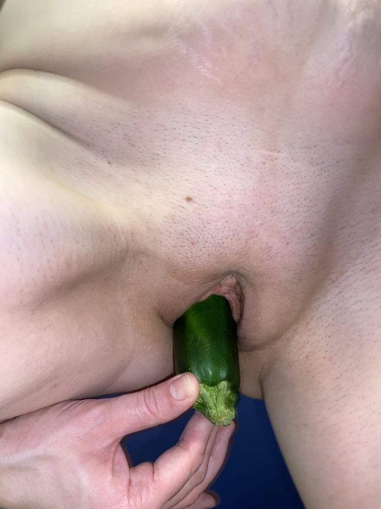 22P Day1 slut locked down