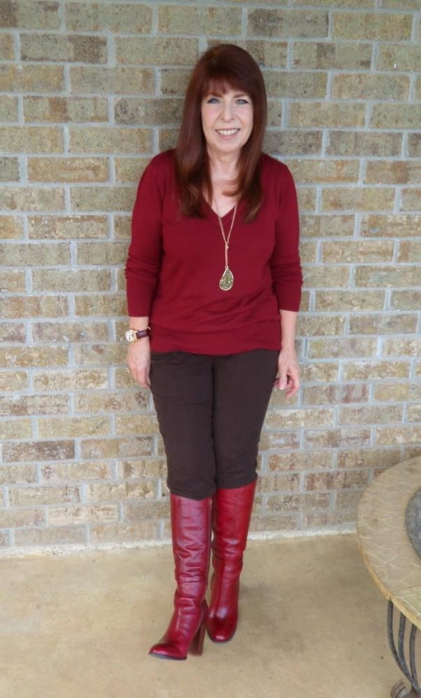 25P Milfs &amp; Gilfs wearing boots no.26