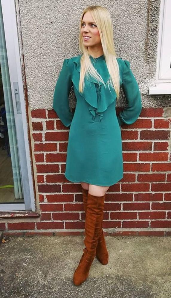 25P Insta Milfs &amp; Gilfs Wearing Boots no.18
