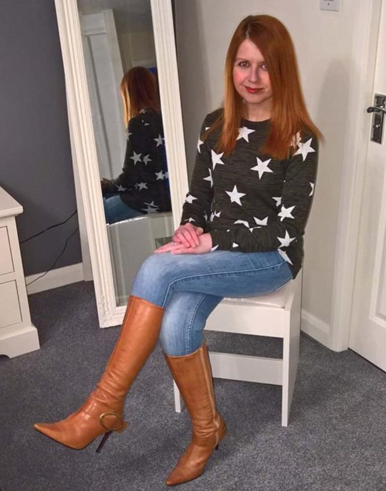 25P Insta Milfs &amp; Gilfs Wearing Boots no.18
