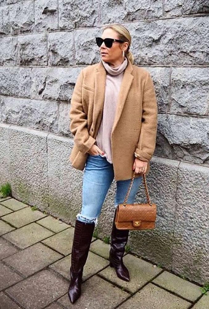 25P Insta Milfs &amp; Gilfs Wearing Boots no.21