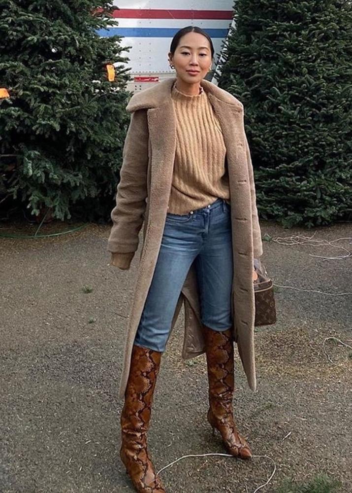 25P Insta Milfs &amp; Gilfs Wearing Boots no.21
