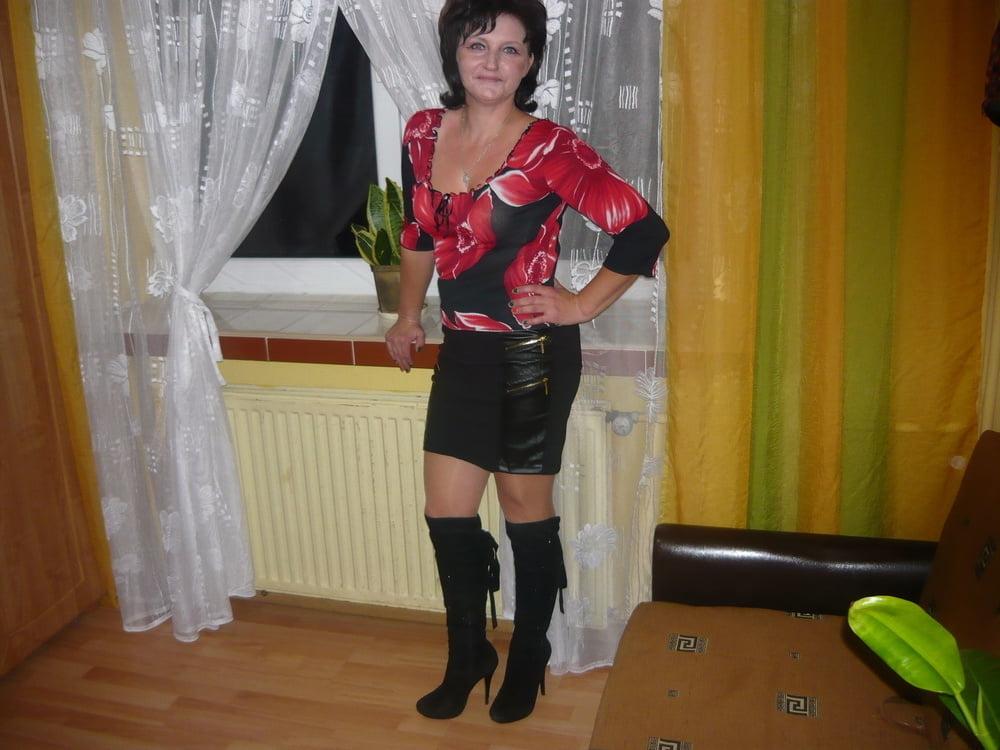 25P women in boots - mix2