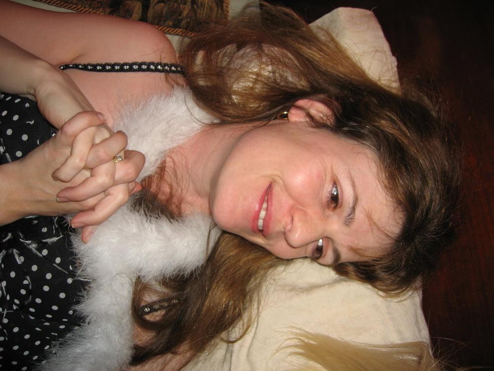 25P Women Need Exposure 853 - Blonde Slut