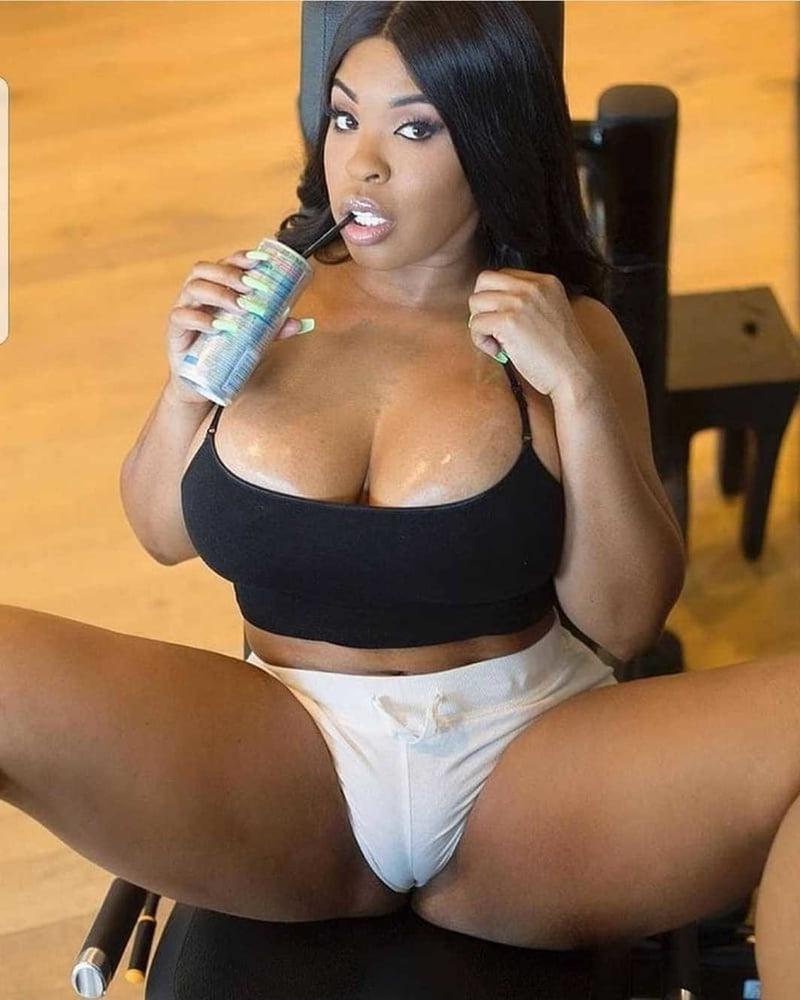 25P Black Series 01: From MILF to GILF with Matures in between