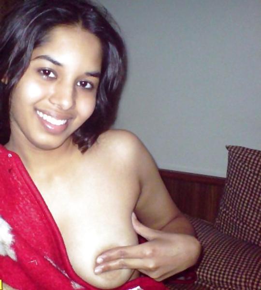 24P Sexy Indian Hot Desi Babes 