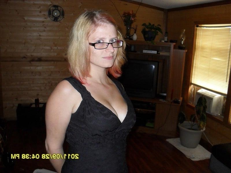 25P Women Need Exposure 839 - Degraded Wife