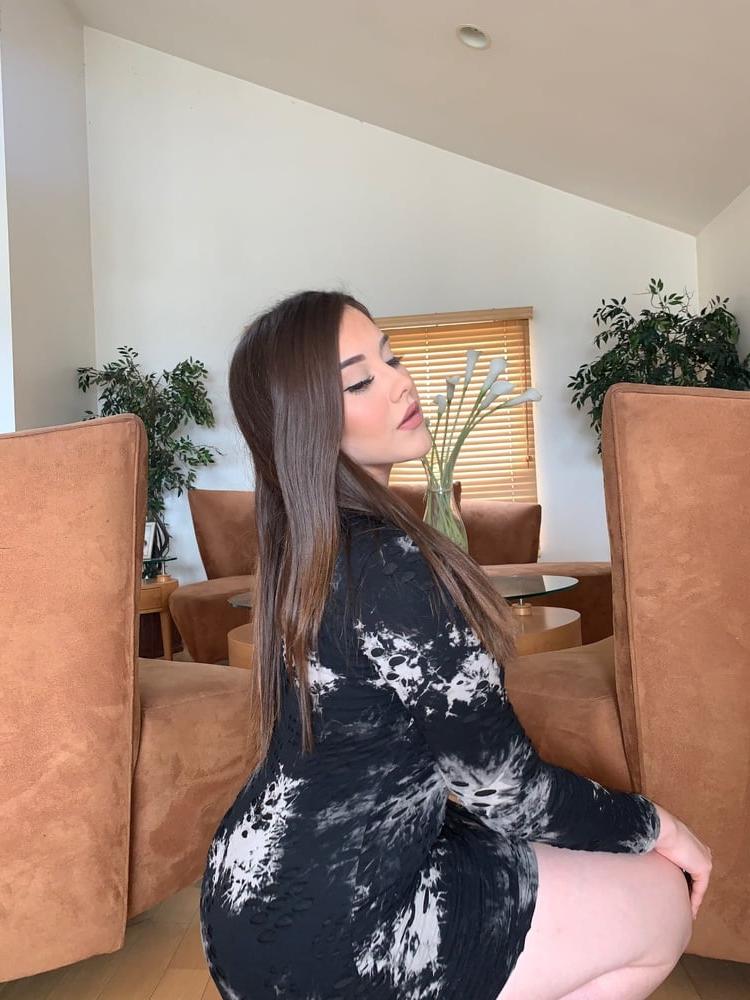 25P Super Hot Slut 1