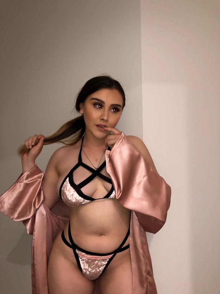 25P Super Hot Slut 1