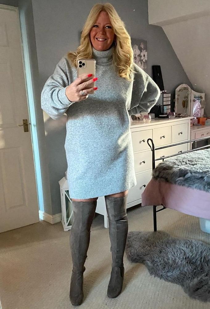 25P Milfs &amp; Gilfs wearing boots no.35