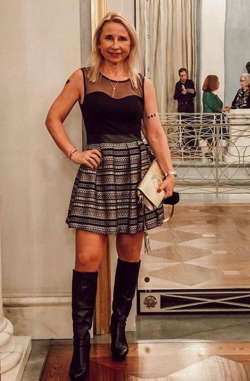 25P Milfs &amp; Gilfs wearing boots no.35