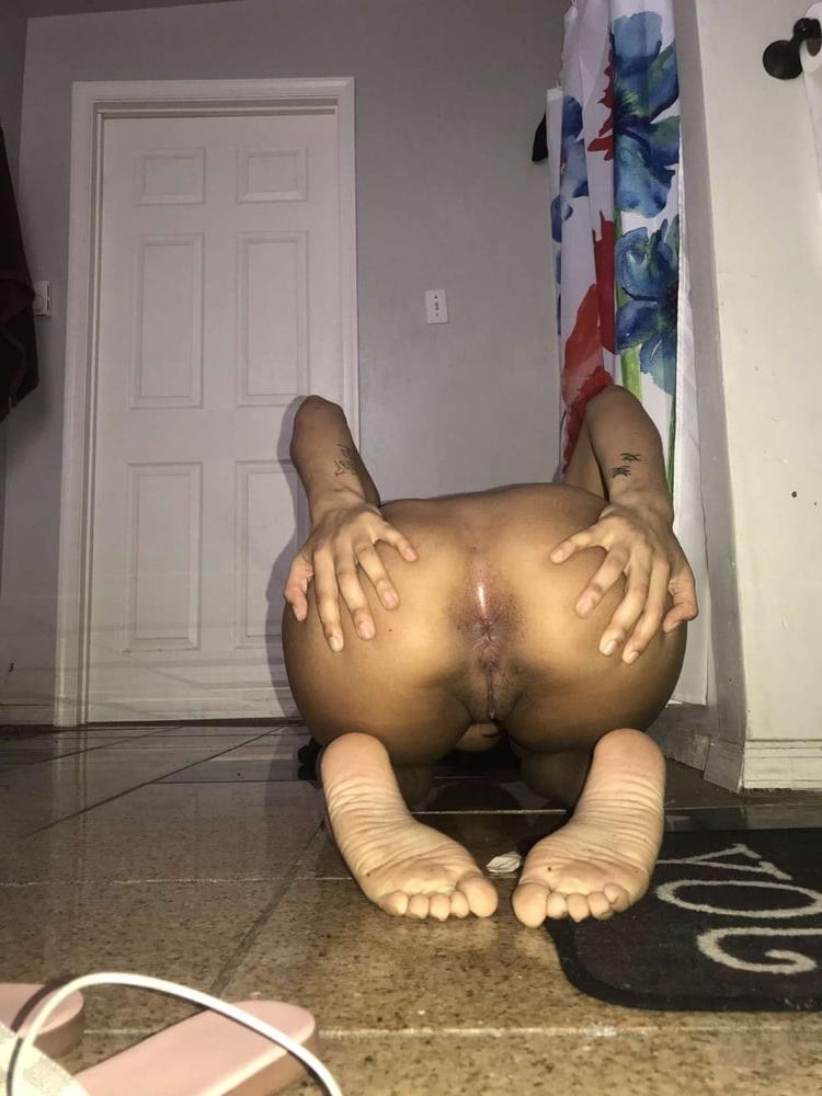 25P Exposed slut