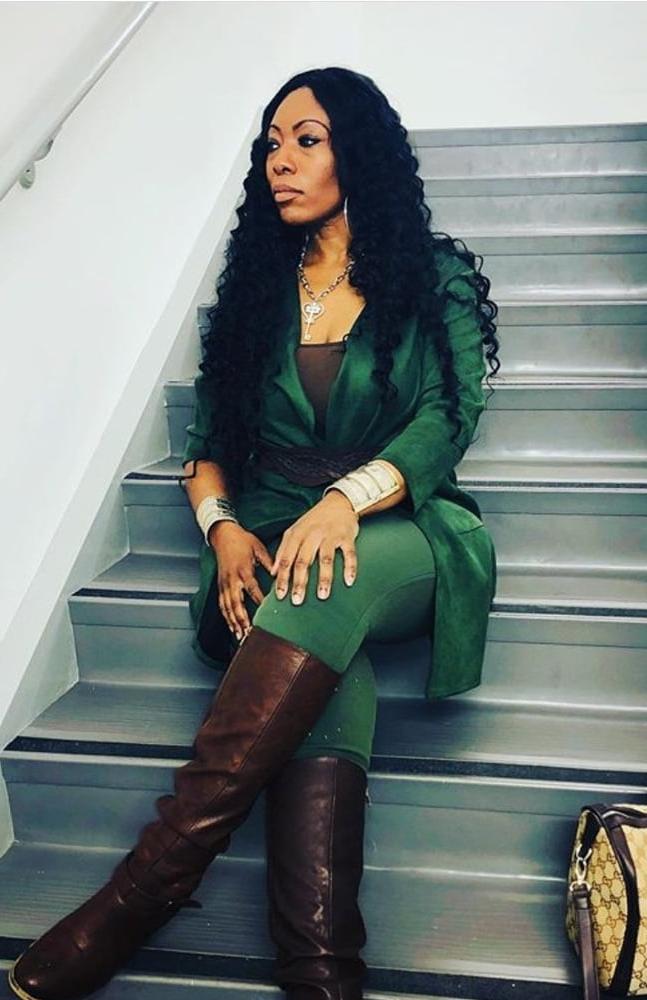 25P Insta Milfs &amp; Gilfs Wearing Boots no.10
