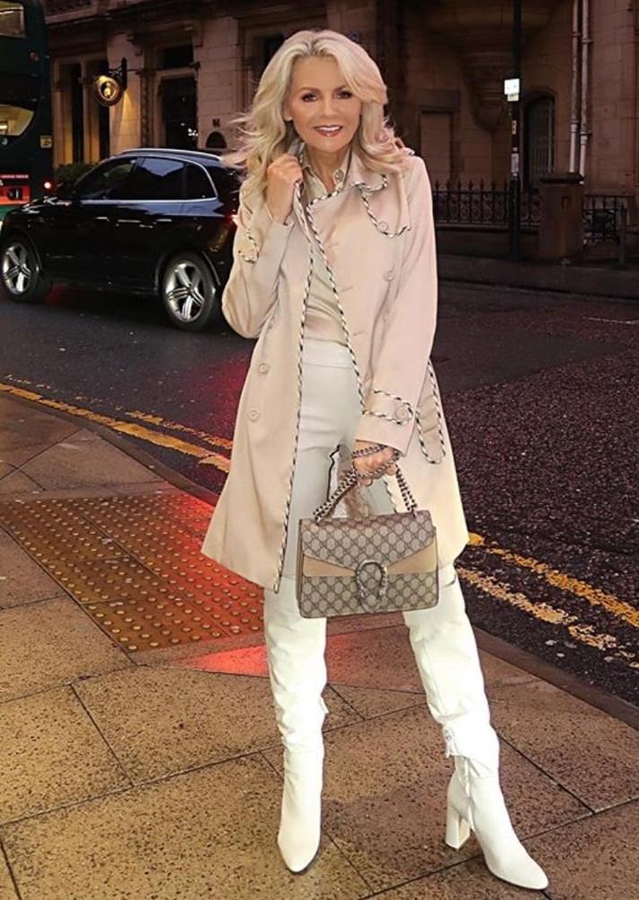 25P Insta Milfs &amp; Gilfs Wearing Boots no.10