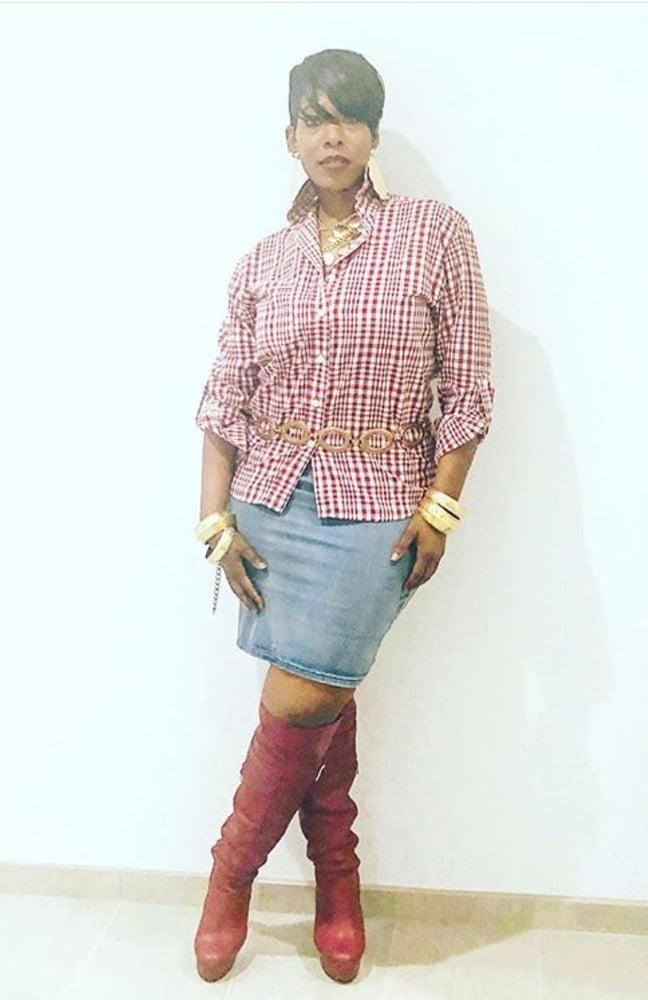 25P Insta Milfs &amp; Gilfs Wearing Boots no.10